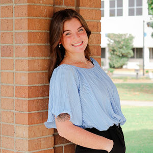 Meet your Posher, Abigail